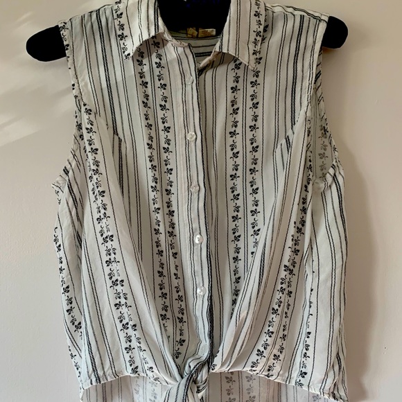 Sleeveless Japna blouse floral - Picture 1 of 2